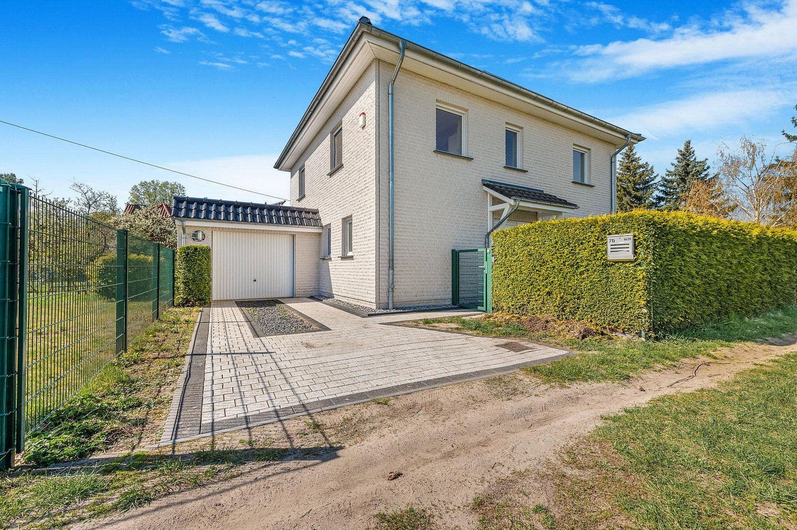 Predaj domu 147 m², pozemek 1.034 m², Berlin, Berlín Predaj domu 147 m², pozemek 1.034 m², Berlin, Berlín
