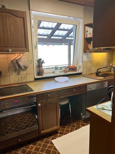 Predaj domu 160 m², pozemek 976 m², Schönbrunn, Bádensko-Wurttembersko Predaj domu 160 m², pozemek 976 m², Schönbrunn, Bádensko-Wurttembersko