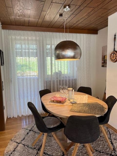 Predaj domu 160 m², pozemek 976 m², Schönbrunn, Bádensko-Wurttembersko Predaj domu 160 m², pozemek 976 m², Schönbrunn, Bádensko-Wurttembersko