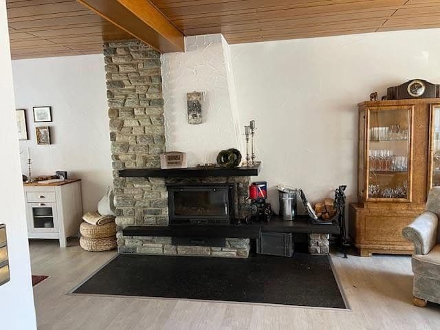 Predaj domu 160 m², pozemek 976 m², Schönbrunn, Bádensko-Wurttembersko Predaj domu 160 m², pozemek 976 m², Schönbrunn, Bádensko-Wurttembersko