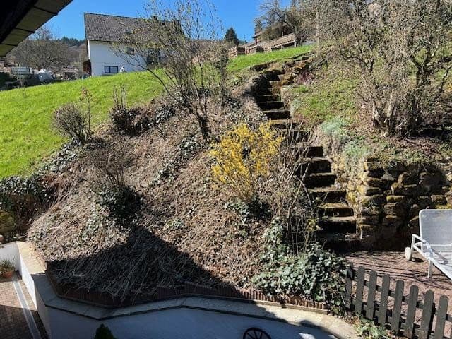 Predaj domu 160 m², pozemek 976 m², Schönbrunn, Bádensko-Wurttembersko Predaj domu 160 m², pozemek 976 m², Schönbrunn, Bádensko-Wurttembersko