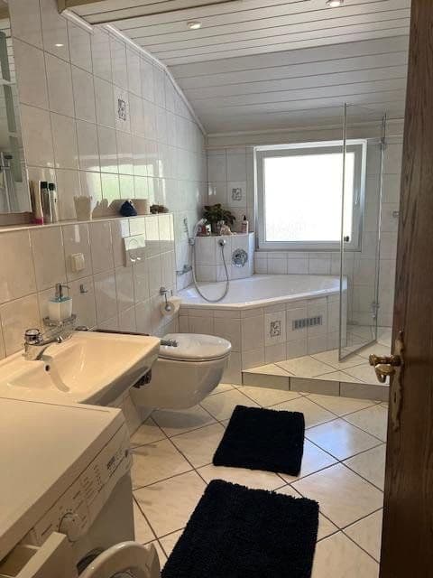 Predaj domu 160 m², pozemek 976 m², Schönbrunn, Bádensko-Wurttembersko Predaj domu 160 m², pozemek 976 m², Schönbrunn, Bádensko-Wurttembersko