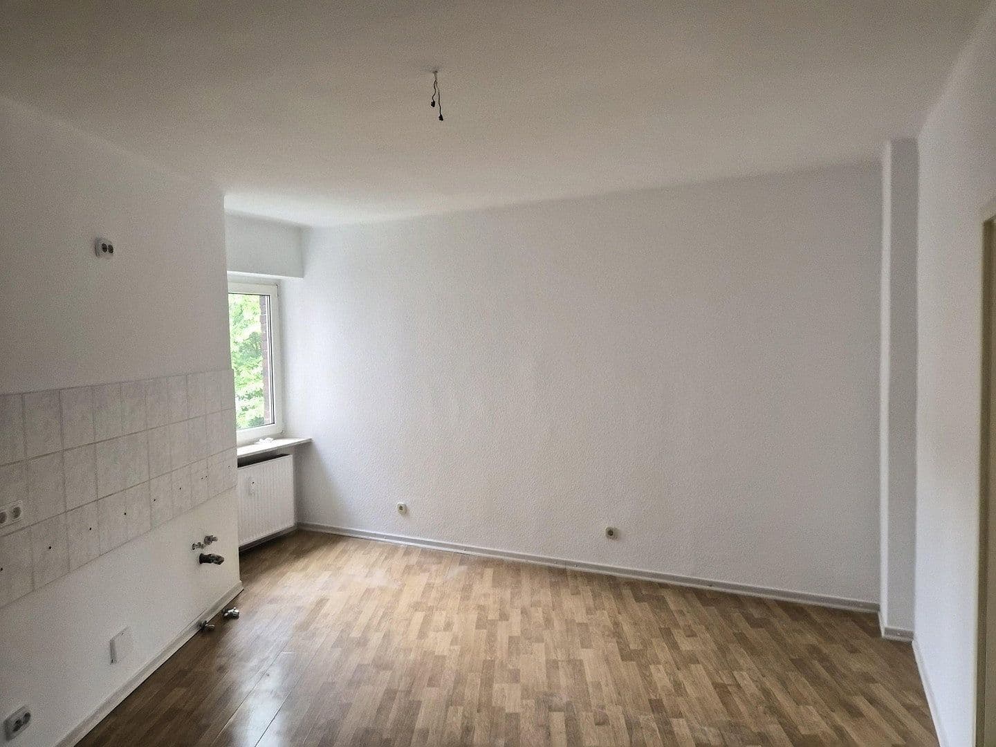 Prenájom bytu 3-izbový 70 m², Kölner Straße 137, Leverkusen, Severné Porýnie - Westfálsko Prenájom bytu 3-izbový 70 m², Kölner Straße 137, Leverkusen, Severné Porýnie - Westfálsko