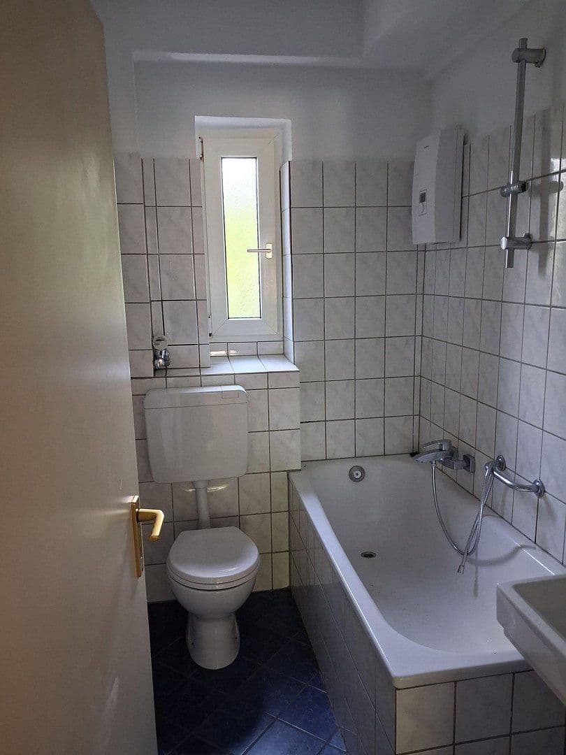 Prenájom bytu 3-izbový 70 m², Kölner Straße 137, Leverkusen, Severné Porýnie - Westfálsko Prenájom bytu 3-izbový 70 m², Kölner Straße 137, Leverkusen, Severné Porýnie - Westfálsko