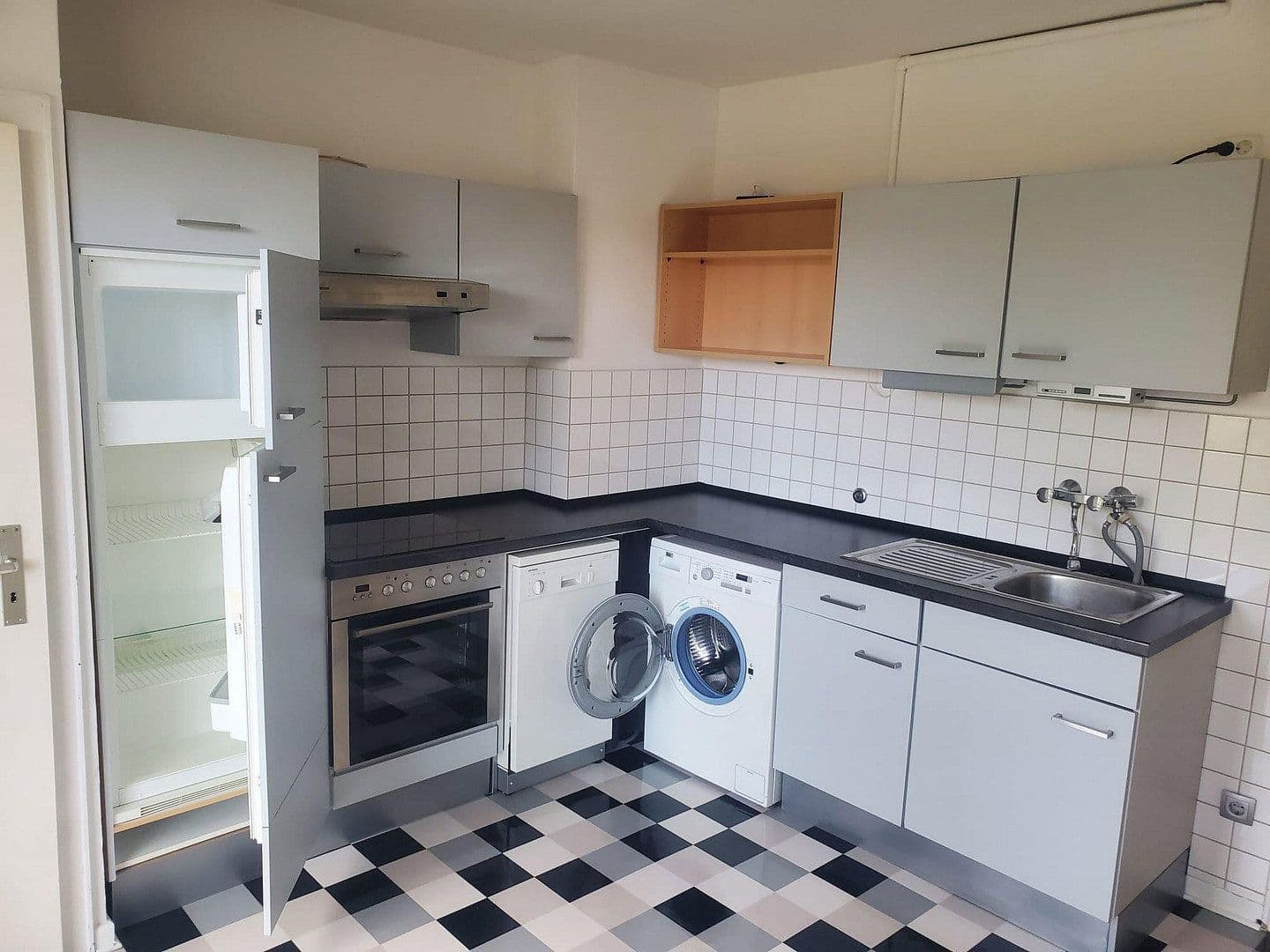 Prenájom bytu 3-izbový 12 m², Osnabrück, Dolné Sasko Prenájom bytu 3-izbový 12 m², Osnabrück, Dolné Sasko