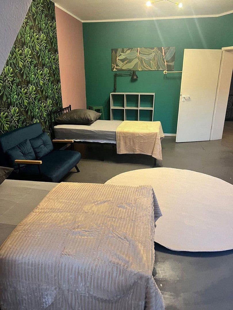 Prenájom bytu 5-izbový 140 m², Frankfurt am Main, Hesensko Prenájom bytu 5-izbový 140 m², Frankfurt am Main, Hesensko