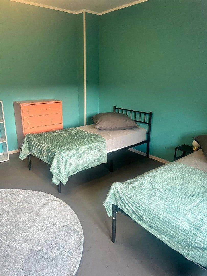 Prenájom bytu 5-izbový 140 m², Frankfurt am Main, Hesensko Prenájom bytu 5-izbový 140 m², Frankfurt am Main, Hesensko