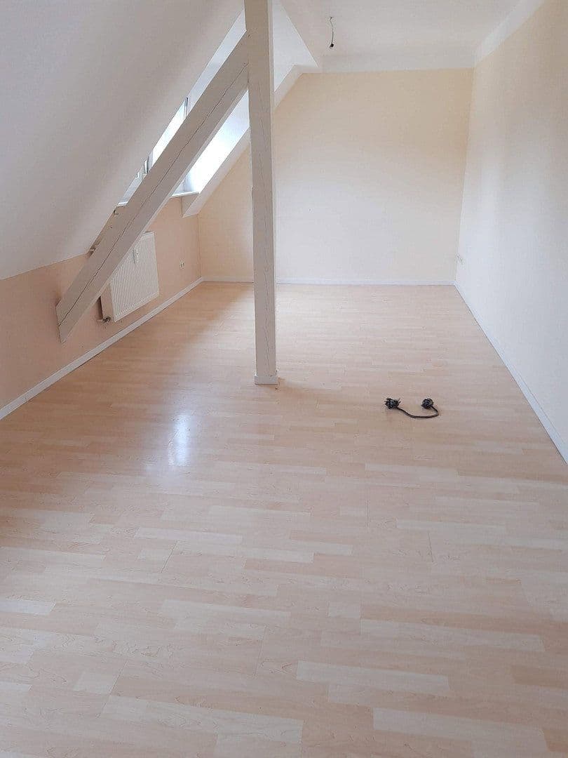 Prenájom bytu 3-izbový 70 m², Landau, Porýnie-Falcko Prenájom bytu 3-izbový 70 m², Landau, Porýnie-Falcko