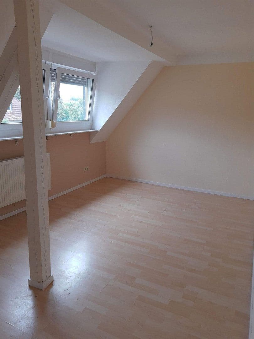 Prenájom bytu 3-izbový 70 m², Landau, Porýnie-Falcko Prenájom bytu 3-izbový 70 m², Landau, Porýnie-Falcko