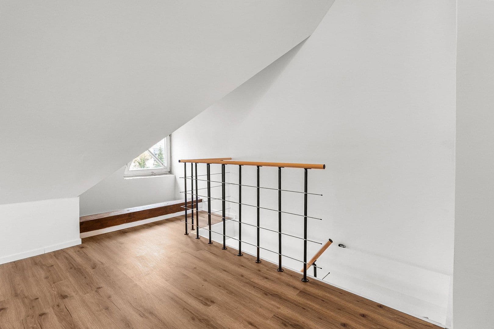 Prenájom bytu 4-izbový 102 m², Tailfinger Strasse 1, Albstadt, Bádensko-Wurttembersko Prenájom bytu 4-izbový 102 m², Tailfinger Strasse 1, Albstadt, Bádensko-Wurttembersko