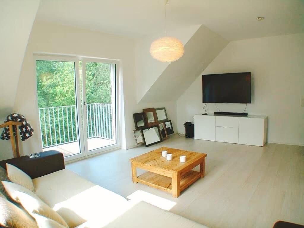 Prenájom bytu 2-izbový 75 m², Bruchköbel, Hesensko Prenájom bytu 2-izbový 75 m², Bruchköbel, Hesensko