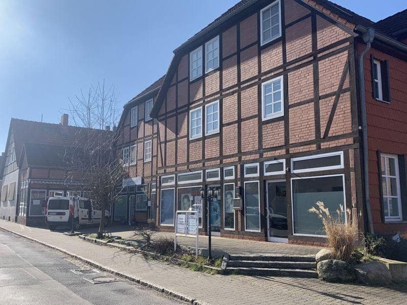 Predaj bytu 3-izbový 102 m², Hirtenstrasse 7, Wennigsen (Deister), Dolné Sasko Predaj bytu 3-izbový 102 m², Hirtenstrasse 7, Wennigsen (Deister), Dolné Sasko