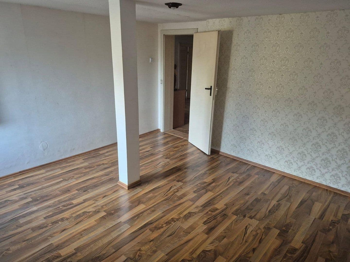 Predaj domu 121 m², pozemek 1.767 m², Altlay, Porýnie-Falcko Predaj domu 121 m², pozemek 1.767 m², Altlay, Porýnie-Falcko