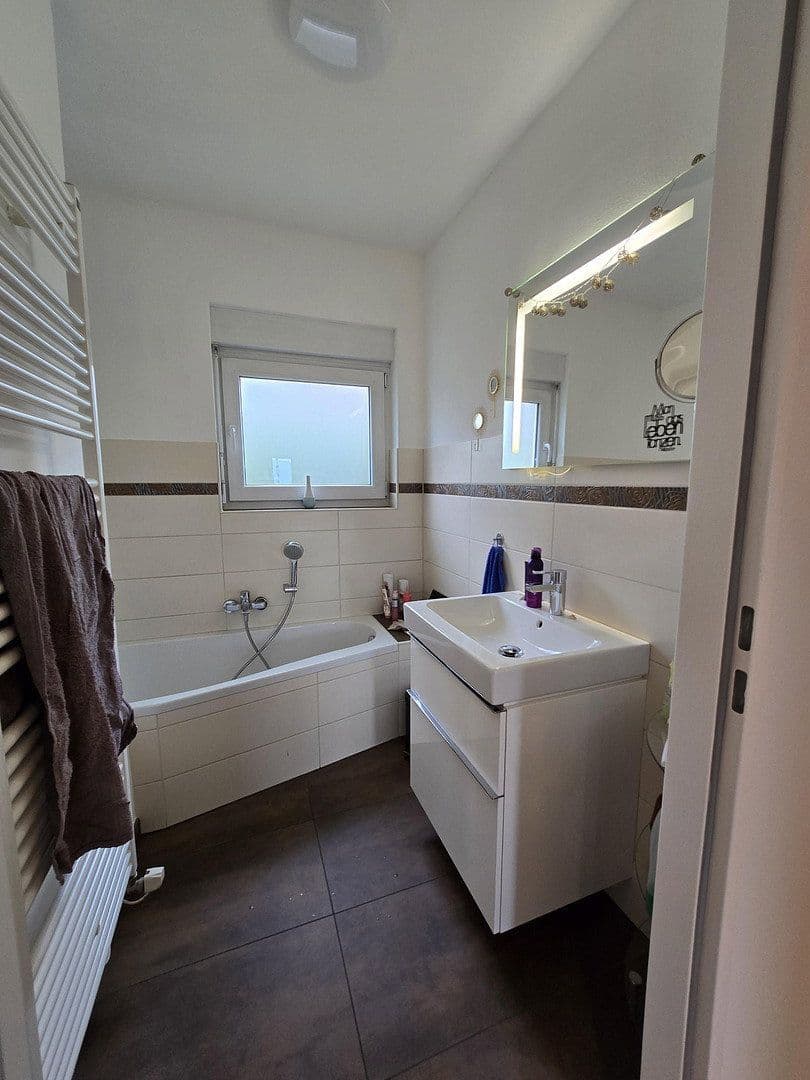 Predaj domu 240 m², pozemek 1.500 m², Hans-Staden-Allee 6, Homberg (Efze), Hesensko Predaj domu 240 m², pozemek 1.500 m², Hans-Staden-Allee 6, Homberg (Efze), Hesensko