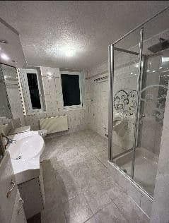 Prenájom bytu 5-izbový 130 m², Neue Bergstraße 23, Landshut, Bavorsko Prenájom bytu 5-izbový 130 m², Neue Bergstraße 23, Landshut, Bavorsko