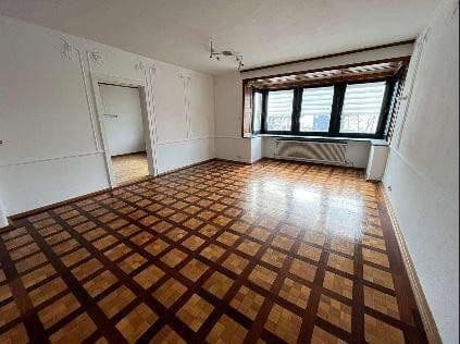 Prenájom bytu 5-izbový 130 m², Neue Bergstraße 23, Landshut, Bavorsko Prenájom bytu 5-izbový 130 m², Neue Bergstraße 23, Landshut, Bavorsko