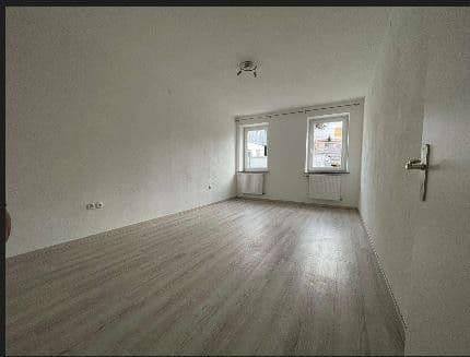 Prenájom bytu 5-izbový 130 m², Neue Bergstraße 23, Landshut, Bavorsko Prenájom bytu 5-izbový 130 m², Neue Bergstraße 23, Landshut, Bavorsko