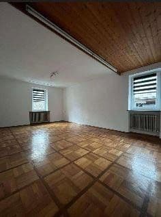 Prenájom bytu 5-izbový 130 m², Neue Bergstraße 23, Landshut, Bavorsko Prenájom bytu 5-izbový 130 m², Neue Bergstraße 23, Landshut, Bavorsko