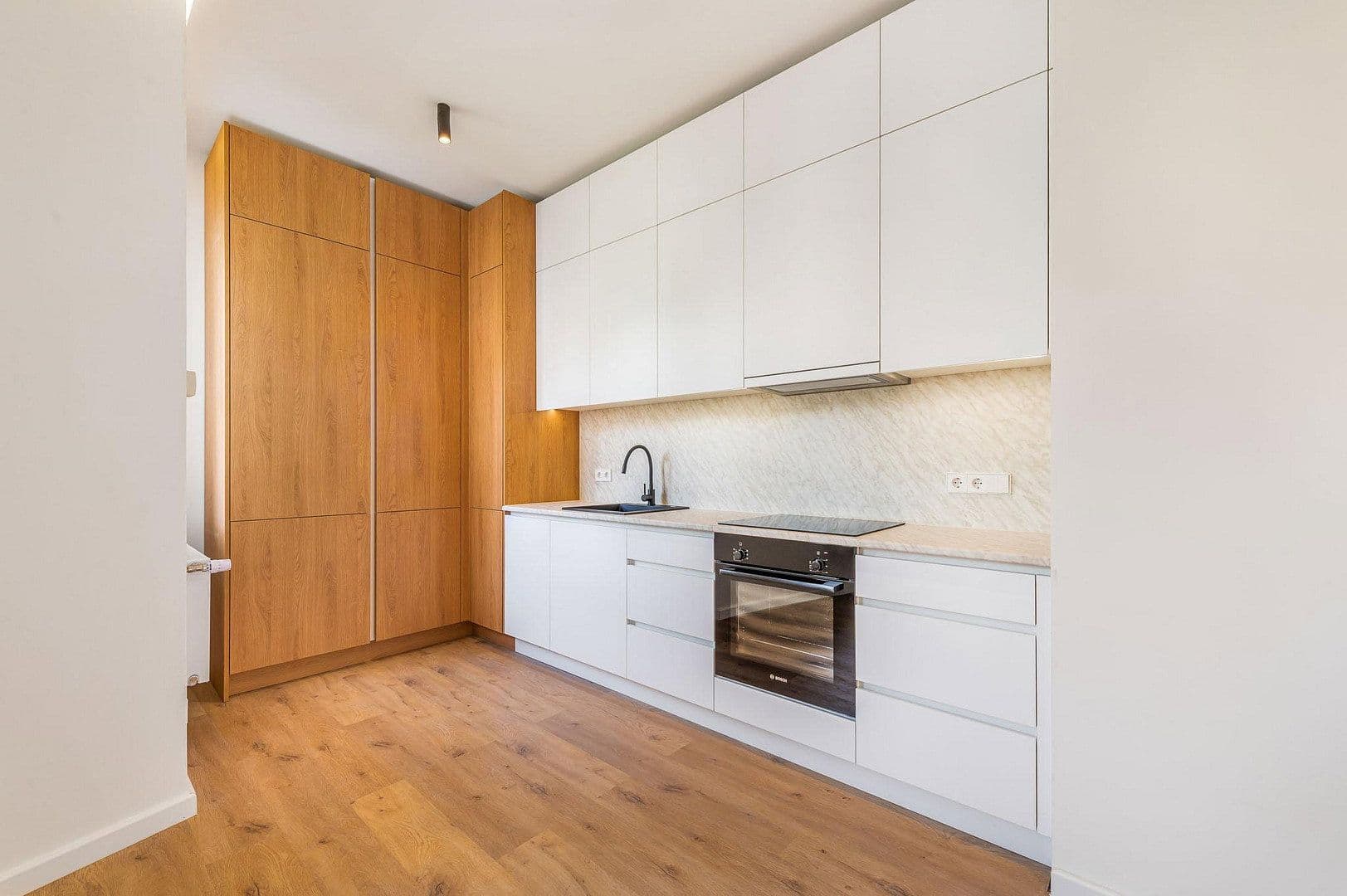Predaj bytu 2-izbový 57 m², Berlin, Berlín Predaj bytu 2-izbový 57 m², Berlin, Berlín