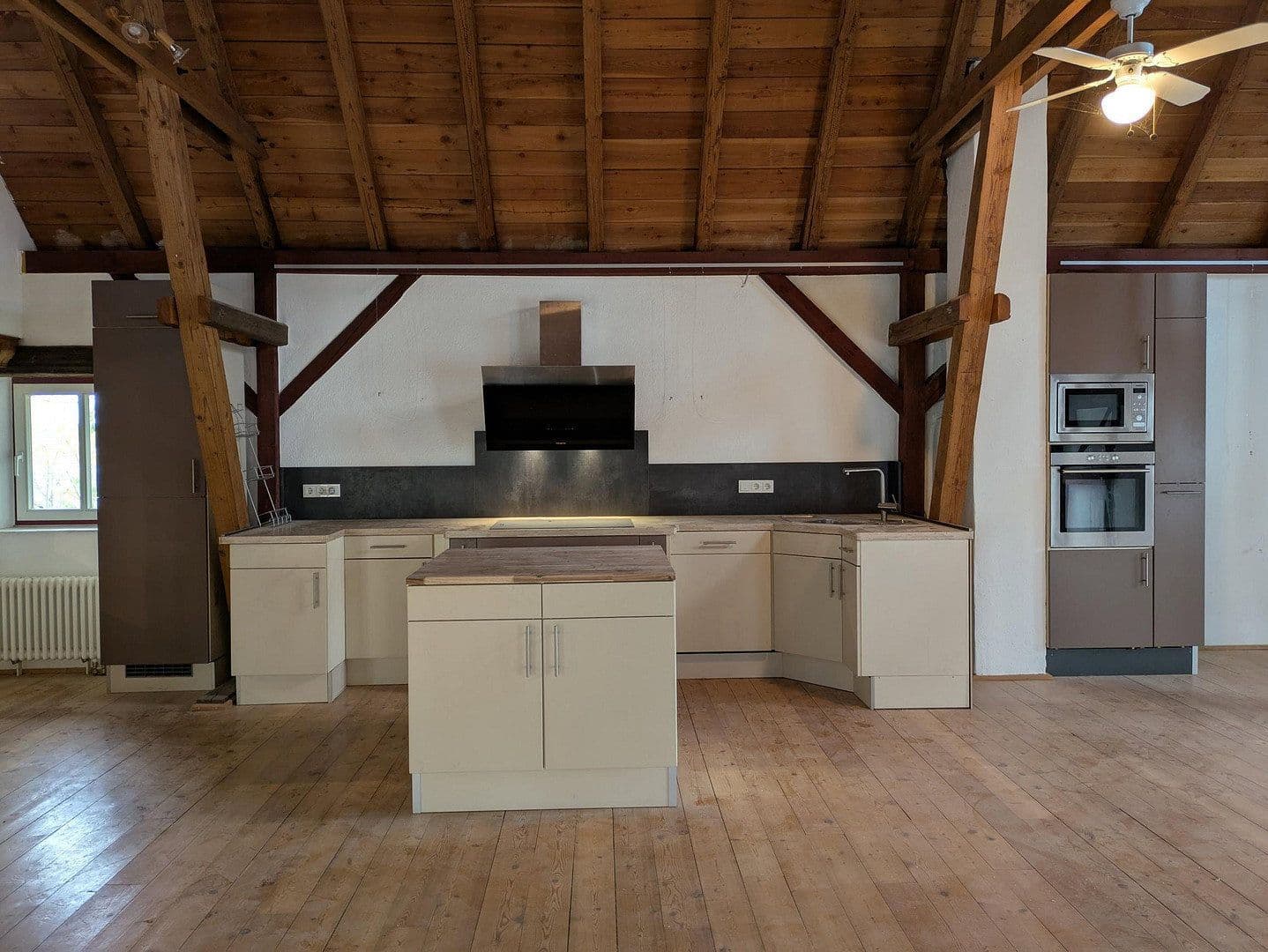 Prenájom bytu 1-izbový 100 m², Brachttal, Hesensko Prenájom bytu 1-izbový 100 m², Brachttal, Hesensko