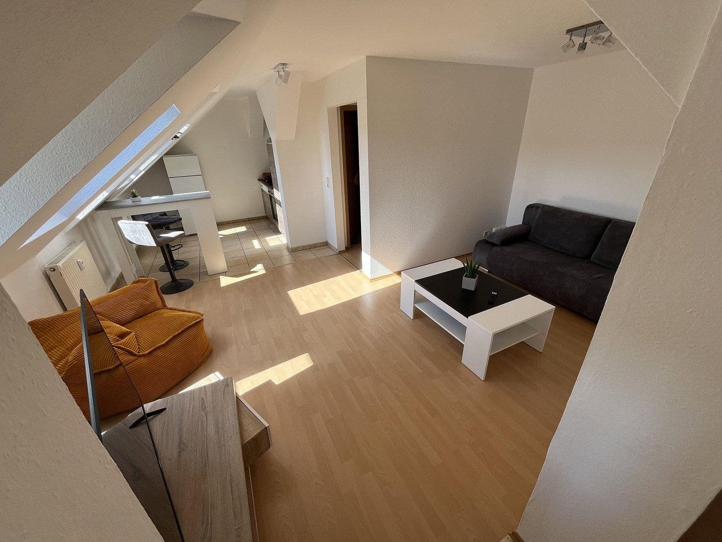 Prenájom bytu 2-izbový 48 m², Weststraße 36, Chemnitz, Sasko Prenájom bytu 2-izbový 48 m², Weststraße 36, Chemnitz, Sasko