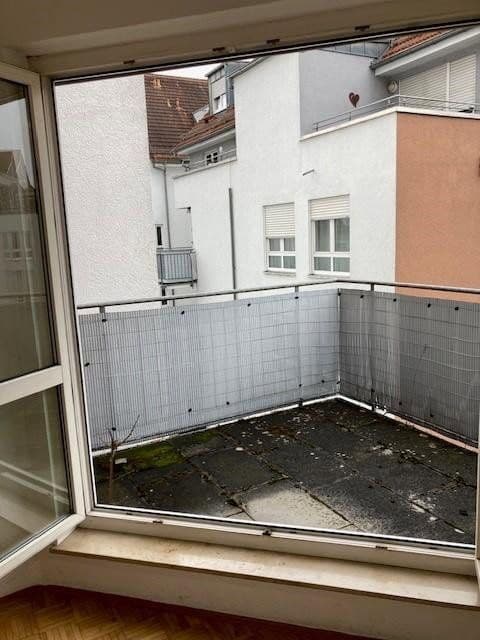 Prenájom bytu 2-izbový 41 m², Urbanstraße 22, Esslingen am Neckar, Bádensko-Wurttembersko Prenájom bytu 2-izbový 41 m², Urbanstraße 22, Esslingen am Neckar, Bádensko-Wurttembersko