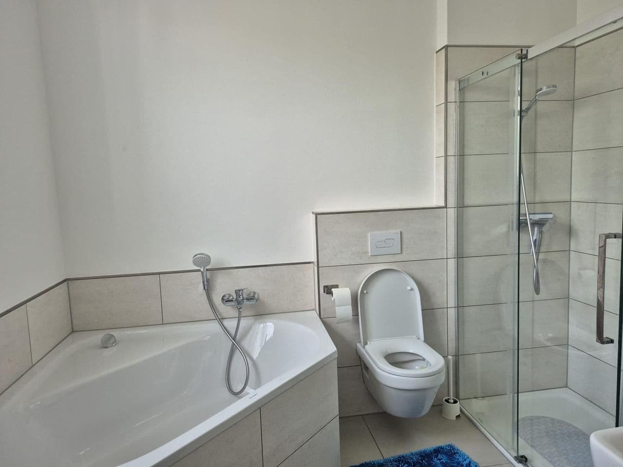 Prenájom bytu 4-izbový 148 m², Leipzig, Sasko Prenájom bytu 4-izbový 148 m², Leipzig, Sasko