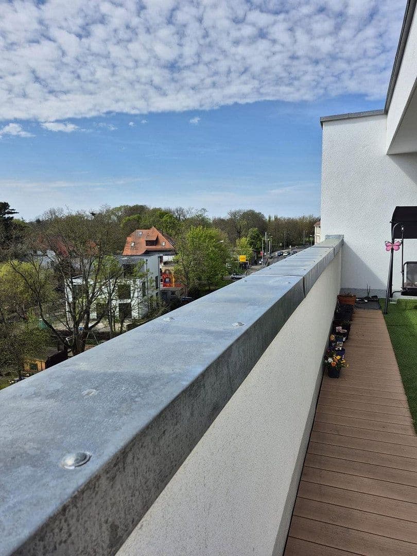 Prenájom bytu 4-izbový 148 m², Leipzig, Sasko Prenájom bytu 4-izbový 148 m², Leipzig, Sasko