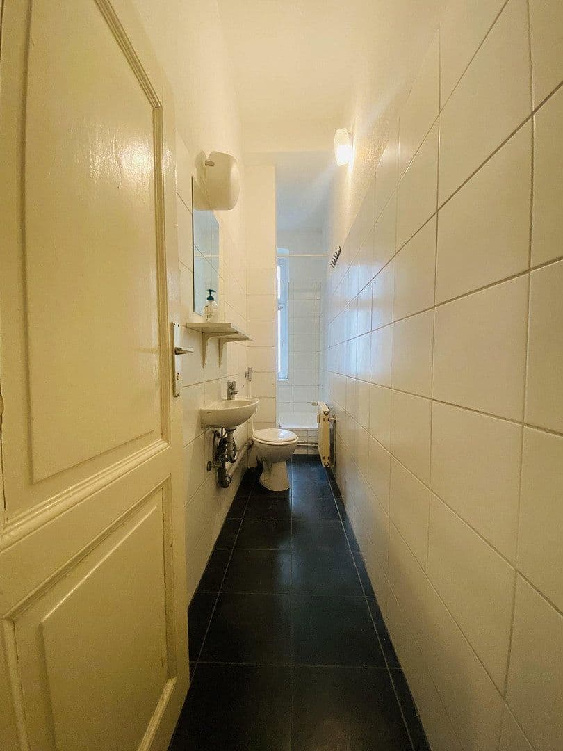 Prenájom bytu 1-izbový 63 m², Koloniestr. 37, Berlin, Berlín Prenájom bytu 1-izbový 63 m², Koloniestr. 37, Berlin, Berlín