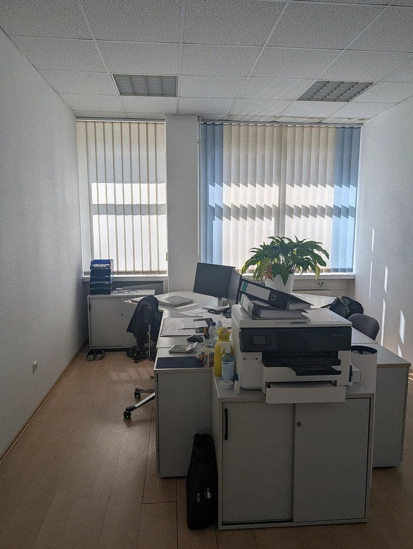 Prenájom nebytového priestoru 4.000 m², Werkstraße 3, Buch, Bavorsko Prenájom nebytového priestoru 4.000 m², Werkstraße 3, Buch, Bavorsko