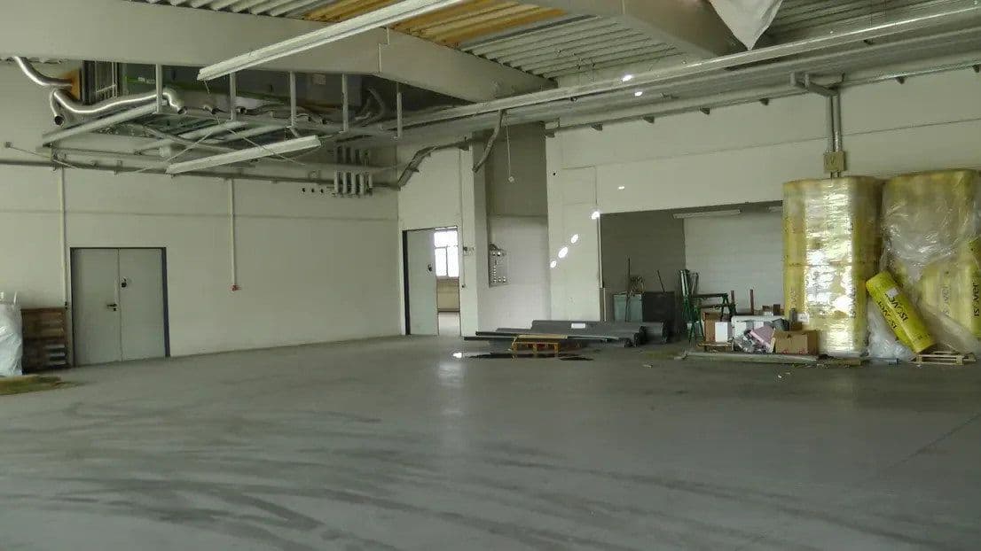 Prenájom nebytového priestoru 4.000 m², Werkstraße 3, Buch, Bavorsko Prenájom nebytového priestoru 4.000 m², Werkstraße 3, Buch, Bavorsko