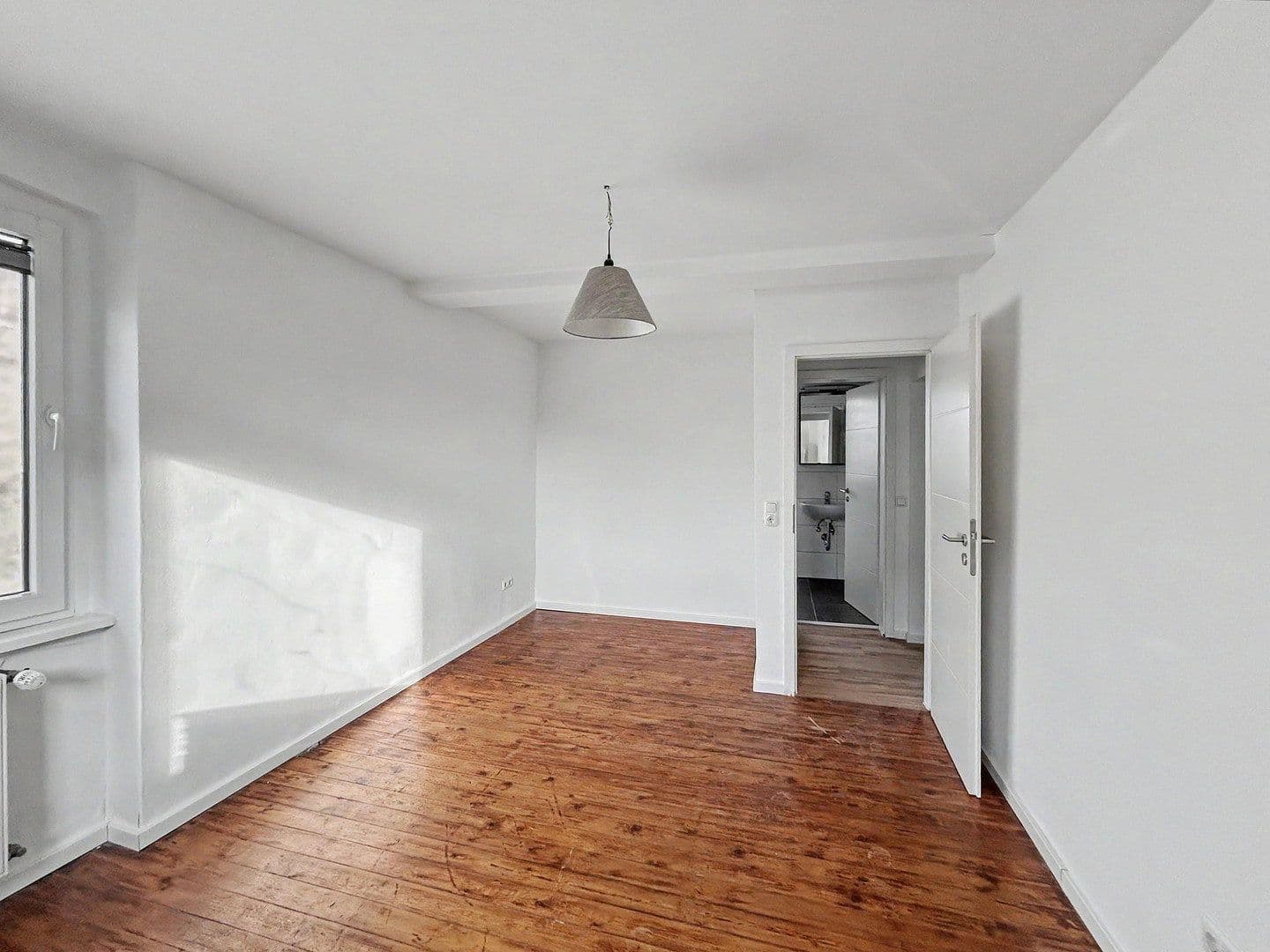 Prenájom domu 150 m², pozemek 65 m², Köln, Severné Porýnie - Westfálsko Prenájom domu 150 m², pozemek 65 m², Köln, Severné Porýnie - Westfálsko
