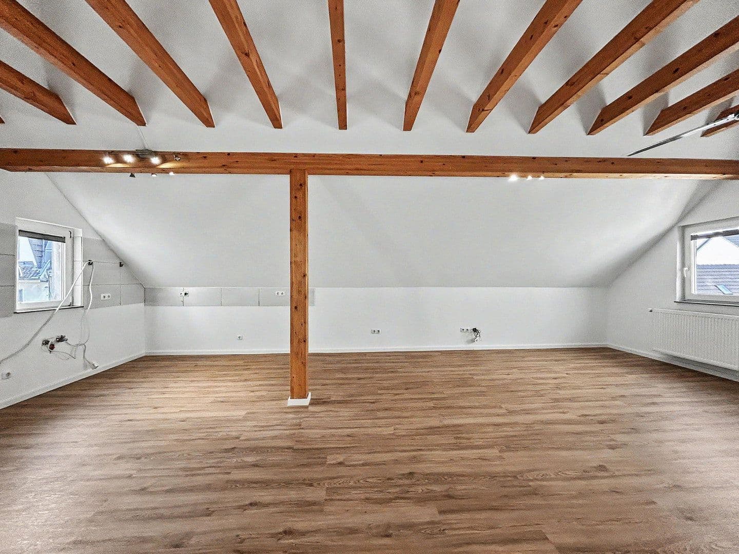 Prenájom domu 150 m², pozemek 65 m², Köln, Severné Porýnie - Westfálsko Prenájom domu 150 m², pozemek 65 m², Köln, Severné Porýnie - Westfálsko