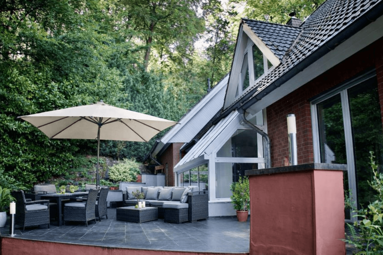 Predaj domu 225 m², pozemek 910 m², Oyler Berg 19A, Marklohe, Dolné Sasko Predaj domu 225 m², pozemek 910 m², Oyler Berg 19A, Marklohe, Dolné Sasko