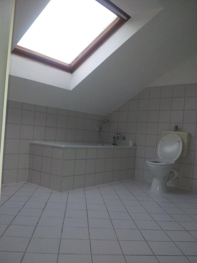 Prenájom bytu 2-izbový 62 m², Hildebrandstr-22, Karlsruhe, Bádensko-Wurttembersko Prenájom bytu 2-izbový 62 m², Hildebrandstr-22, Karlsruhe, Bádensko-Wurttembersko