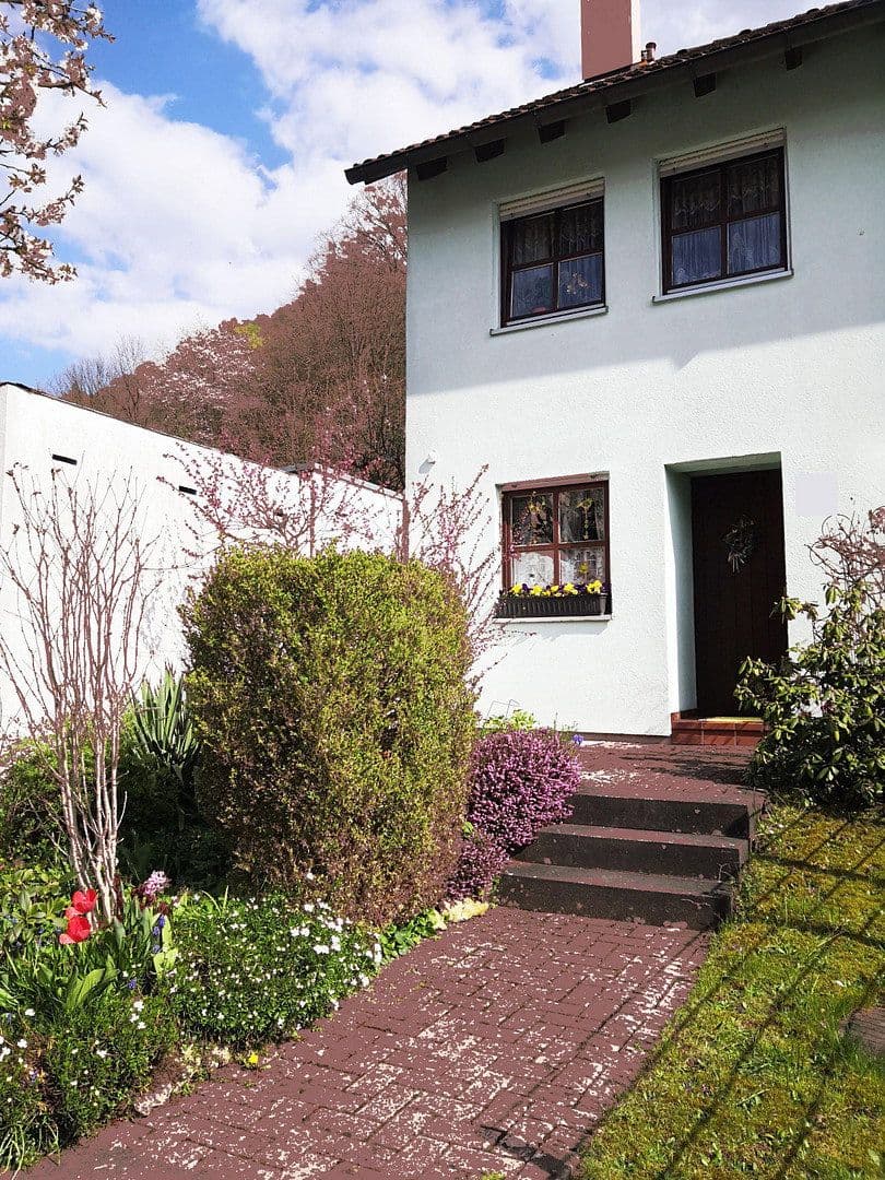 Predaj domu 137 m², pozemek 384 m², Kulmbach, Bavorsko Predaj domu 137 m², pozemek 384 m², Kulmbach, Bavorsko