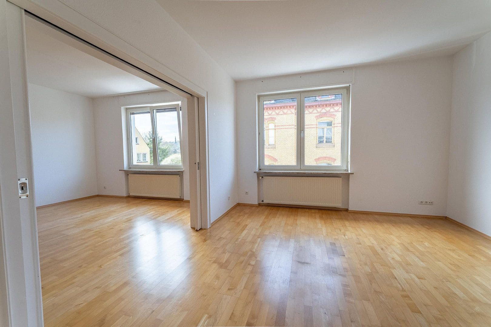 Prenájom bytu 4-izbový 120 m², Koblenz, Porýnie-Falcko Prenájom bytu 4-izbový 120 m², Koblenz, Porýnie-Falcko