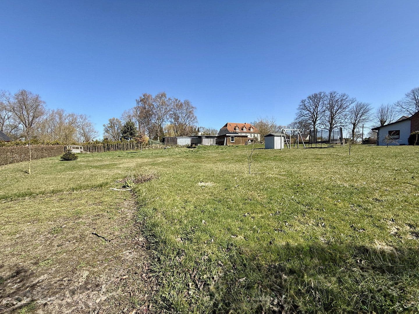 Predaj pozemku 690 m², Kartlow 34, Neuburg, Meklenbursko-Predpomoransko Predaj pozemku 690 m², Kartlow 34, Neuburg, Meklenbursko-Predpomoransko
