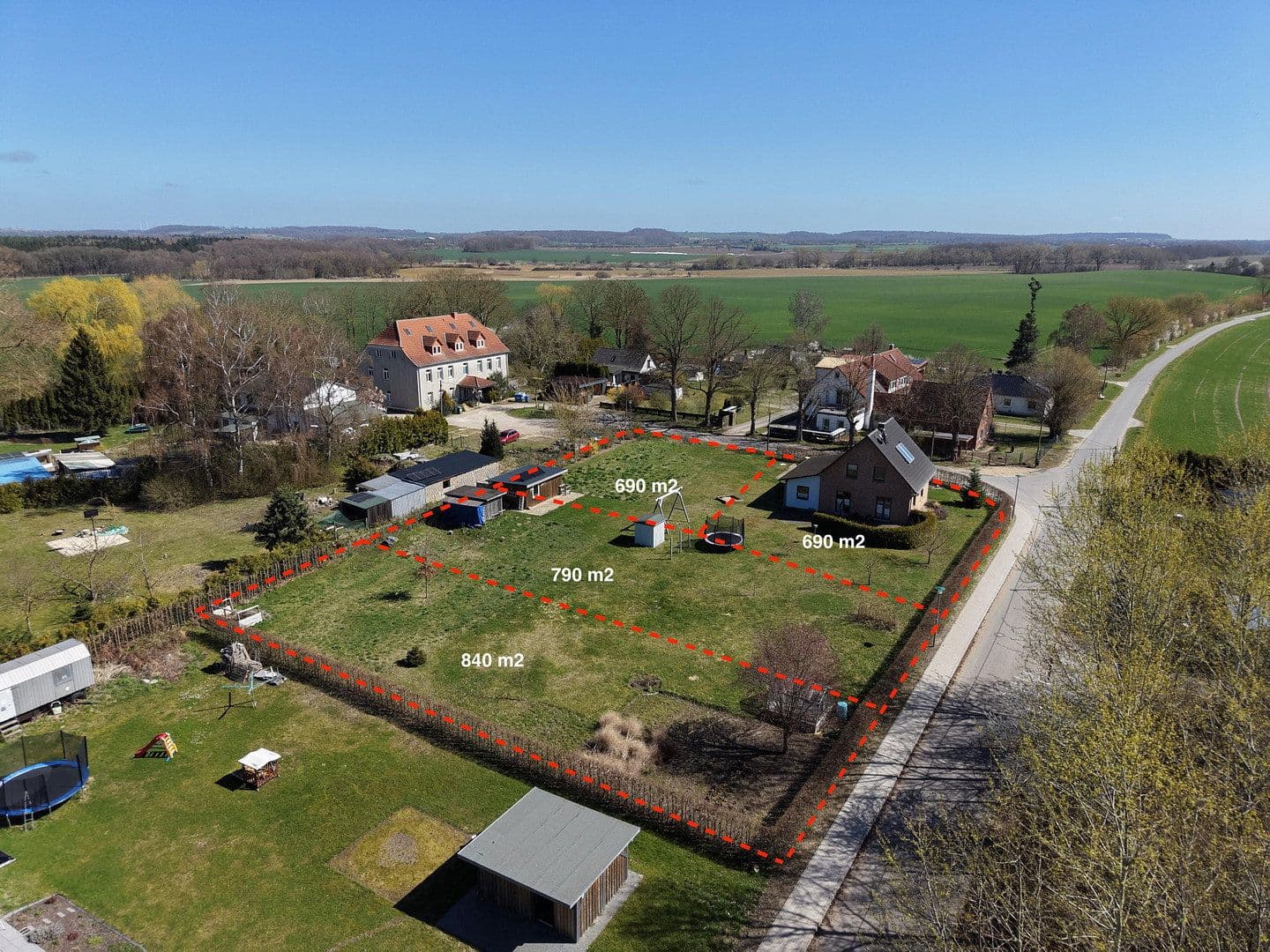 Predaj pozemku 690 m², Kartlow 34, Neuburg, Meklenbursko-Predpomoransko Predaj pozemku 690 m², Kartlow 34, Neuburg, Meklenbursko-Predpomoransko