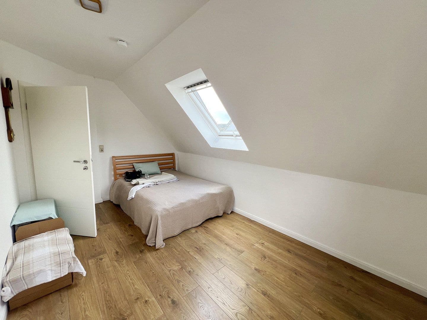 Prenájom bytu 4-izbový 100 m², Hauptstr. 104a, Lohmar, Severné Porýnie - Westfálsko Prenájom bytu 4-izbový 100 m², Hauptstr. 104a, Lohmar, Severné Porýnie - Westfálsko