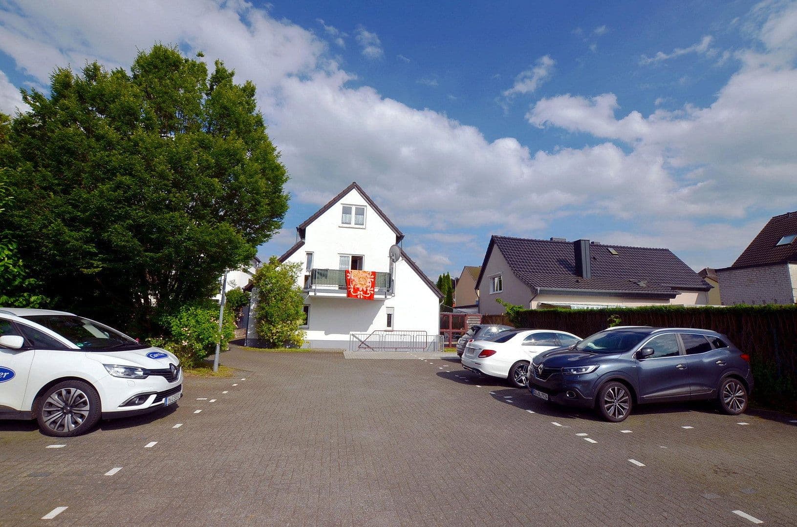 Prenájom bytu 4-izbový 100 m², Hauptstr. 104a, Lohmar, Severné Porýnie - Westfálsko Prenájom bytu 4-izbový 100 m², Hauptstr. 104a, Lohmar, Severné Porýnie - Westfálsko