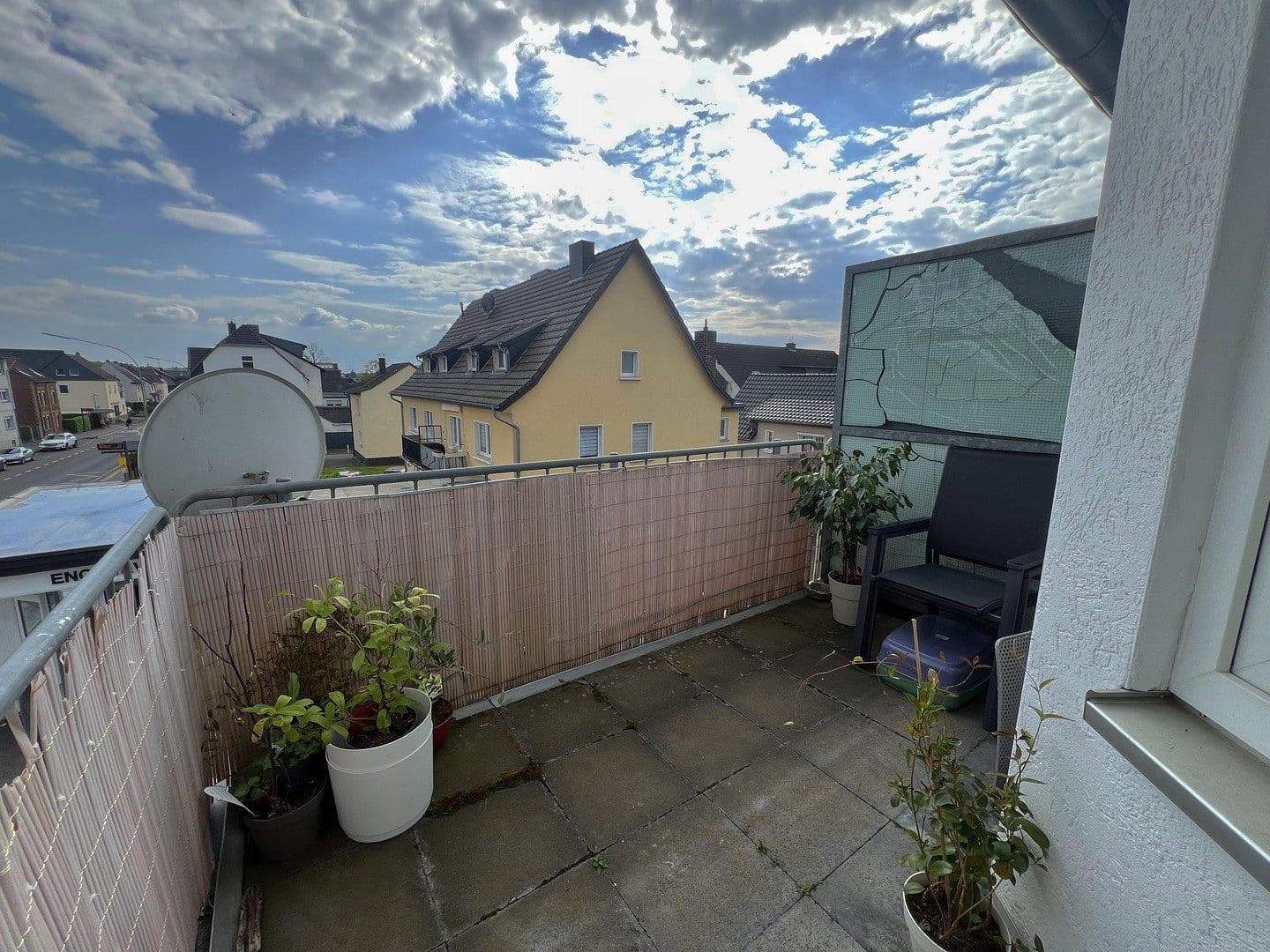 Prenájom bytu 4-izbový 100 m², Hauptstr. 104a, Lohmar, Severné Porýnie - Westfálsko Prenájom bytu 4-izbový 100 m², Hauptstr. 104a, Lohmar, Severné Porýnie - Westfálsko