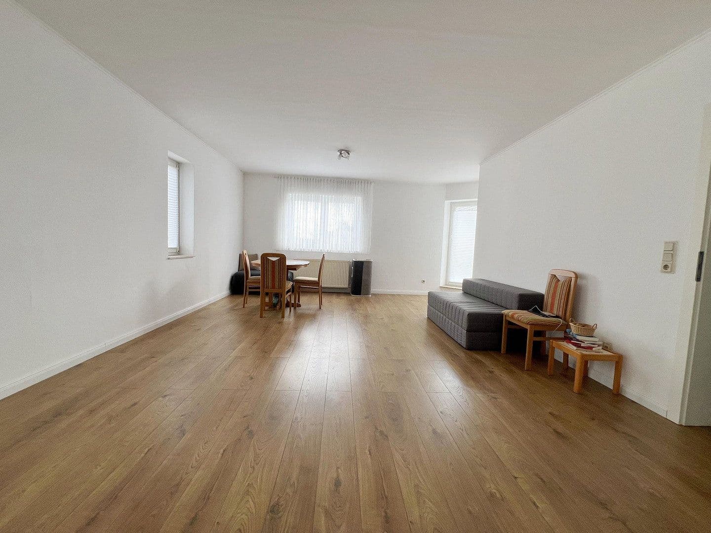 Prenájom bytu 4-izbový 100 m², Hauptstr. 104a, Lohmar, Severné Porýnie - Westfálsko Prenájom bytu 4-izbový 100 m², Hauptstr. 104a, Lohmar, Severné Porýnie - Westfálsko