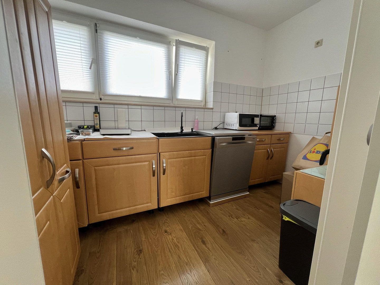 Prenájom bytu 4-izbový 100 m², Hauptstr. 104a, Lohmar, Severné Porýnie - Westfálsko Prenájom bytu 4-izbový 100 m², Hauptstr. 104a, Lohmar, Severné Porýnie - Westfálsko