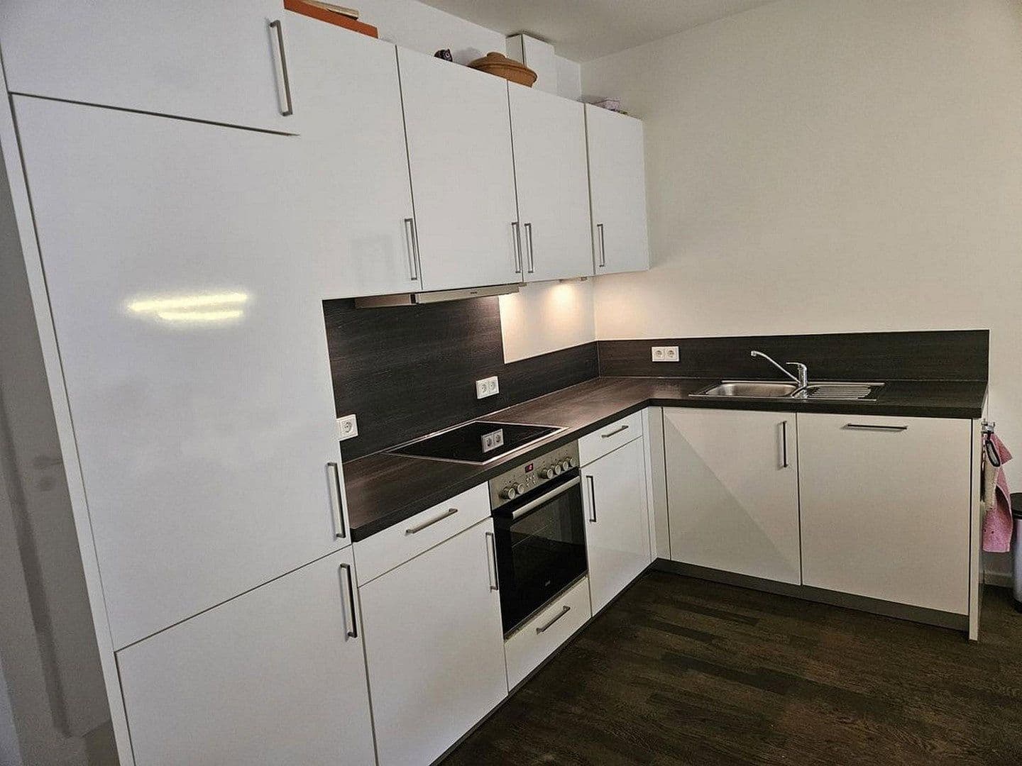 Prenájom bytu 2-izbový 80 m², Hamburg, Hamburg Prenájom bytu 2-izbový 80 m², Hamburg, Hamburg