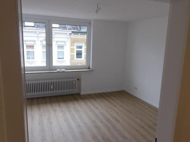 Prenájom bytu 3-izbový 87 m², Kölner Str. 17, Leverkusen, Severné Porýnie - Westfálsko Prenájom bytu 3-izbový 87 m², Kölner Str. 17, Leverkusen, Severné Porýnie - Westfálsko