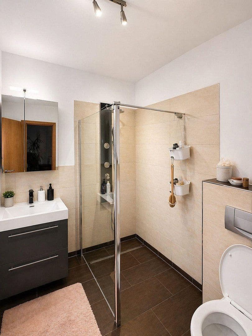 Prenájom bytu 2-izbový 68 m², Solingen, Severné Porýnie - Westfálsko Prenájom bytu 2-izbový 68 m², Solingen, Severné Porýnie - Westfálsko