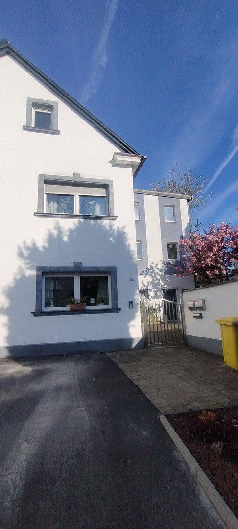 Prenájom bytu 2-izbový 68 m², Solingen, Severné Porýnie - Westfálsko Prenájom bytu 2-izbový 68 m², Solingen, Severné Porýnie - Westfálsko