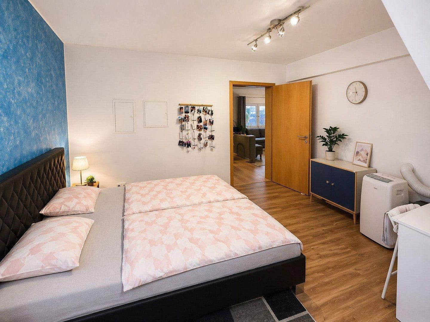 Prenájom bytu 2-izbový 68 m², Solingen, Severné Porýnie - Westfálsko Prenájom bytu 2-izbový 68 m², Solingen, Severné Porýnie - Westfálsko