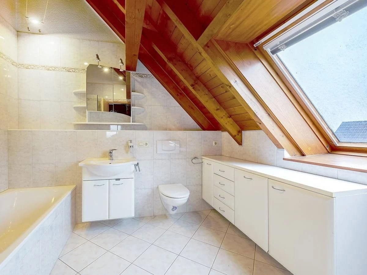 Prenájom bytu 3-izbový 115 m², Bachstraße 37, Rheinstetten, Bádensko-Wurttembersko Prenájom bytu 3-izbový 115 m², Bachstraße 37, Rheinstetten, Bádensko-Wurttembersko